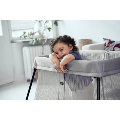 Babybjorn BABYBJÖRN Travel Crib Light - Light Silver 5 Babybjorn BABYBJÖRN Travel Crib Light - Light Silver - Image 5