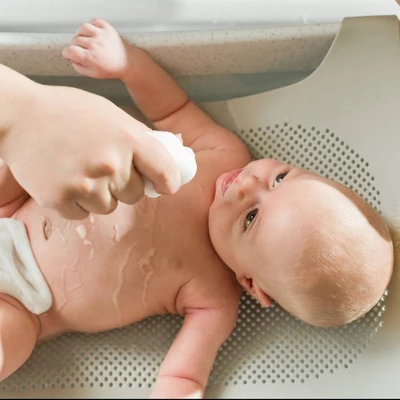 The First Years First Suds Infant To Toddler Baby Bath Tub 4 The First Years First Suds Infant To Toddler Baby Bath Tub - Image 4